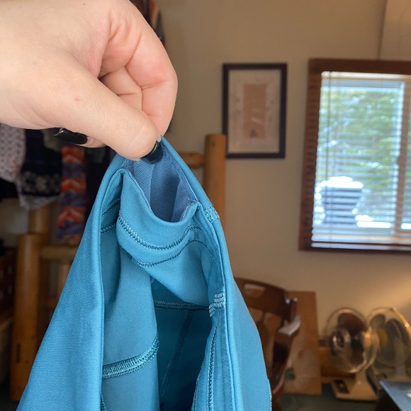 Lululemon Cropped Side Pocket Leggings - Picture 9 of 10